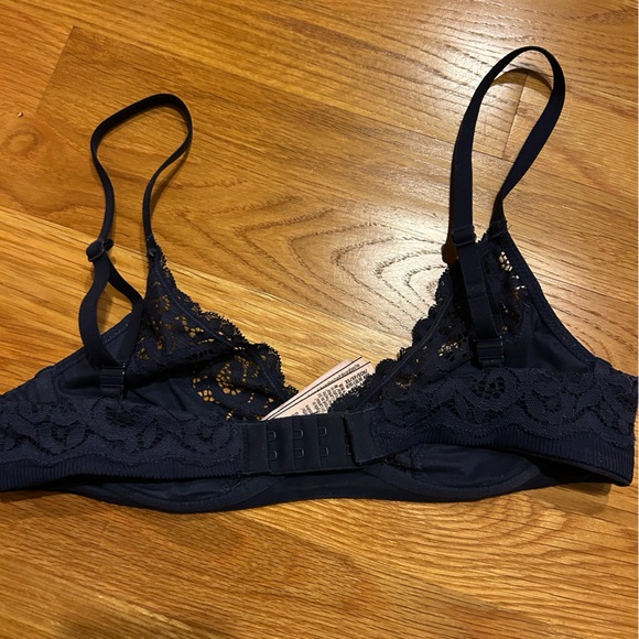 VICTORIAS SECRET | navy blue lace bralette - Picture 4 of 4